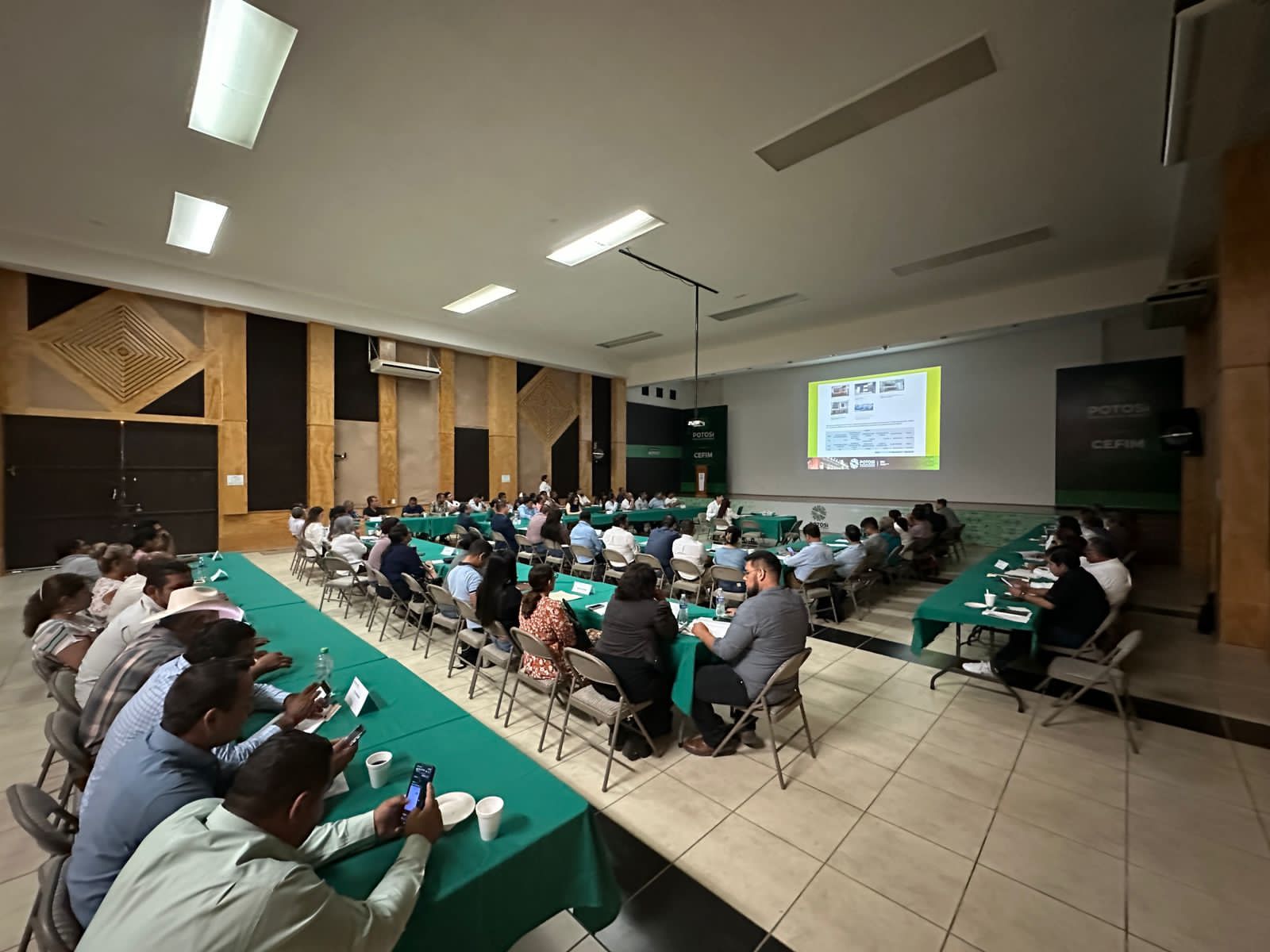 CAPACITÓ GOBIERNO A 5 MIL 500 SERVIDORES PÚBLICOS MUNICIPALES EN 2023
