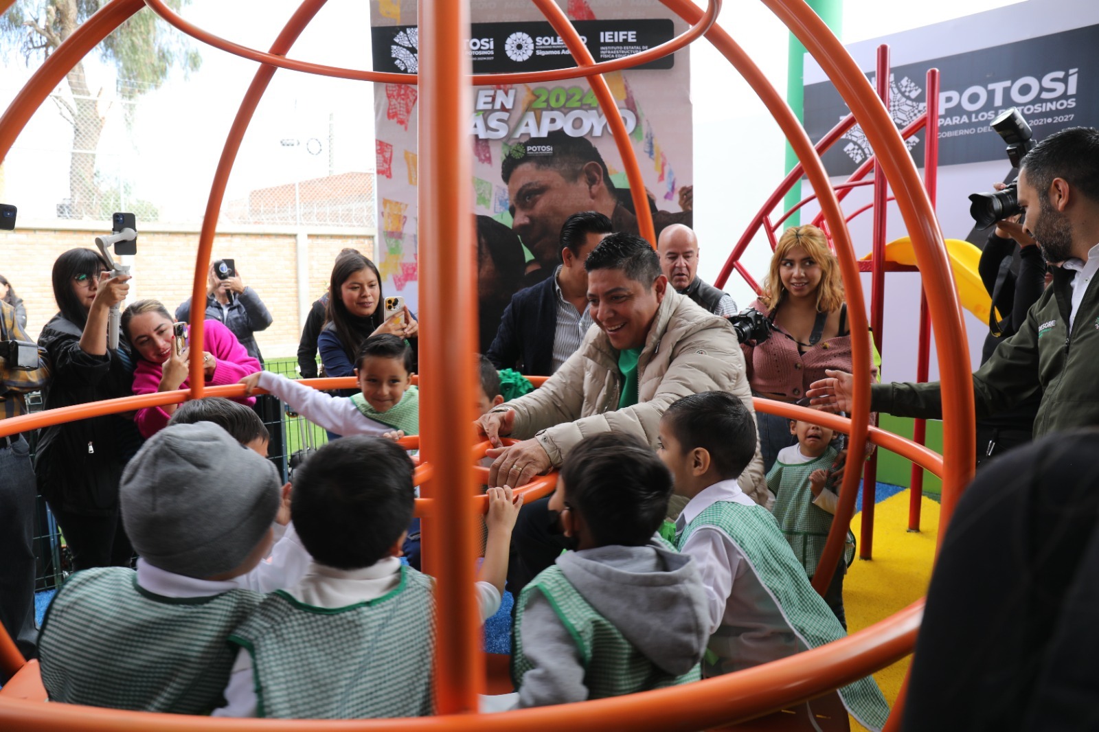 RICARDO GALLARDO LLEVA MÁS APOYO EN OBRAS A SOLEDAD POR 15 MDP