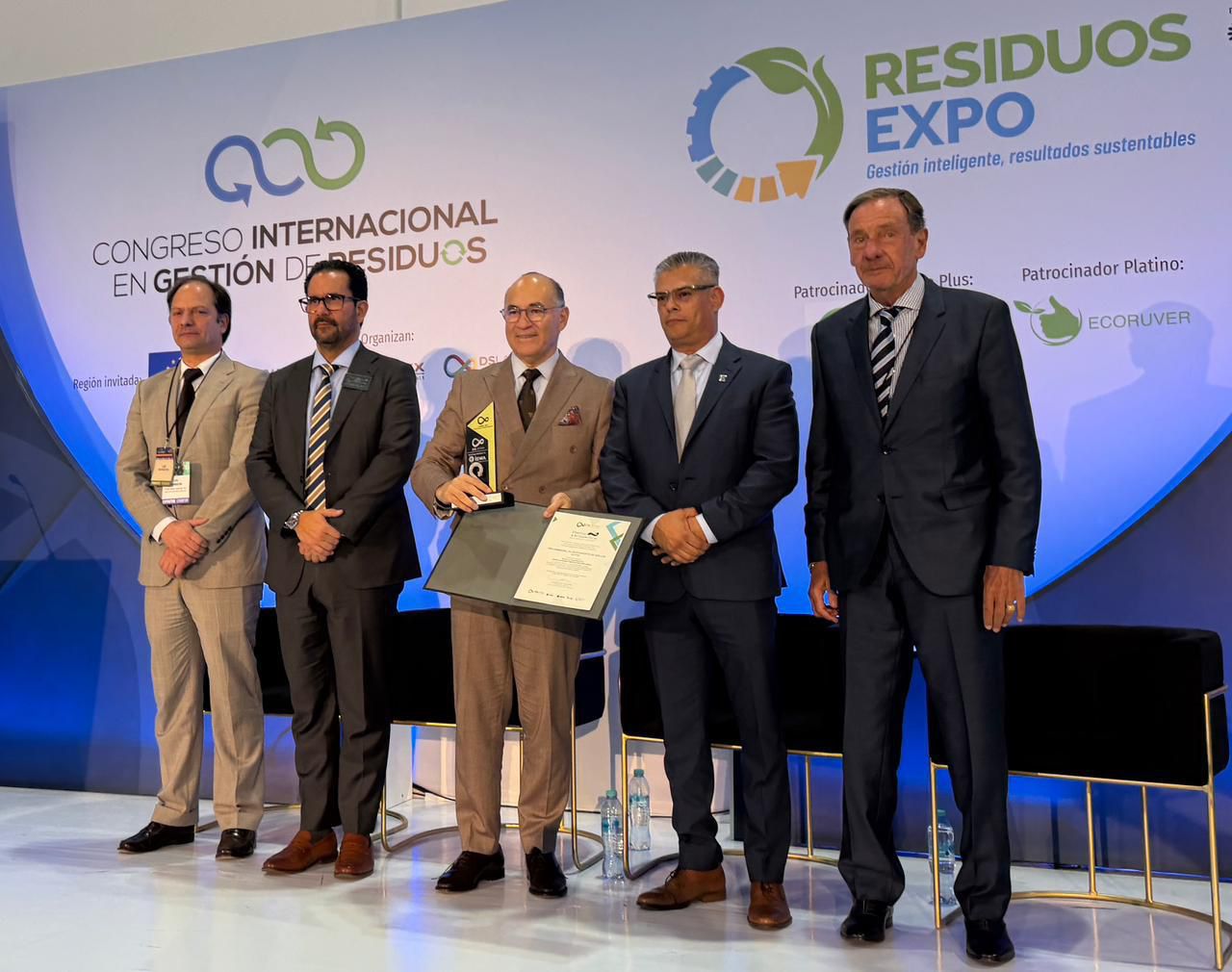 ALCALDE ENRIQUE GALINDO RECIBE PREMIO INTERNACIONAL POR PROGRAMA “ECOLOGÍA TÁCTICA