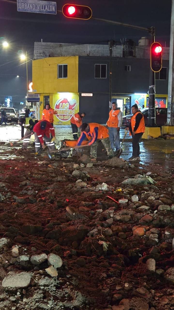 Protección Civil Municipal refuerza acciones de limpieza y mitigación de riesgos en la avenida Urbano Villalón tras lluvias