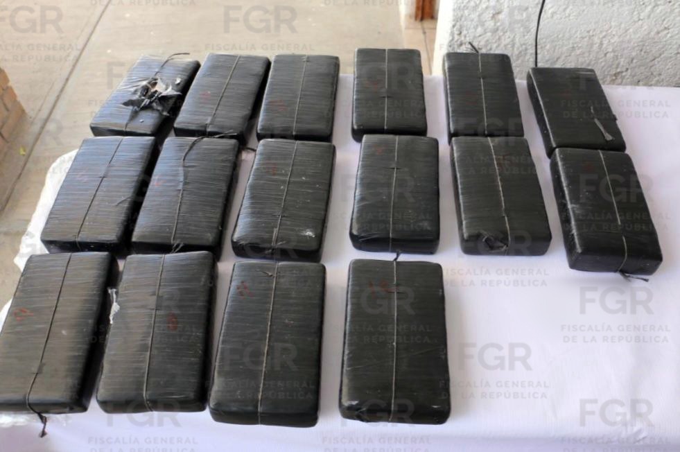 FGR obtiene vinculación a proceso contra dos personas detenidas con 16 kilos de cocaína en San Luis Potosí