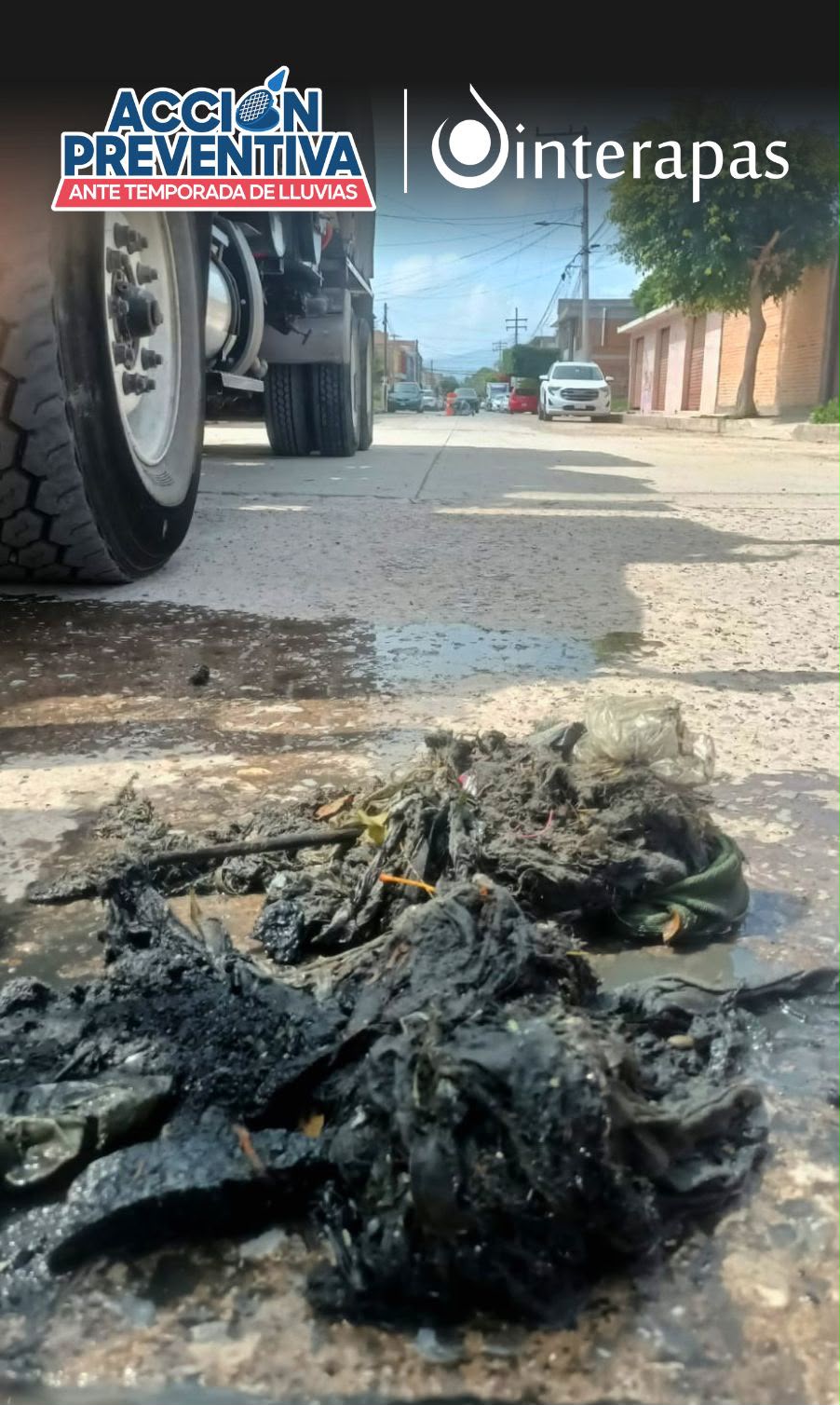 Interapas refuerza limpieza de drenajes en la colonia División del Norte