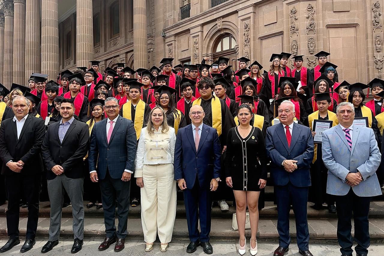 Enrique Galindo refrenda compromiso educativo con los jóvenes
