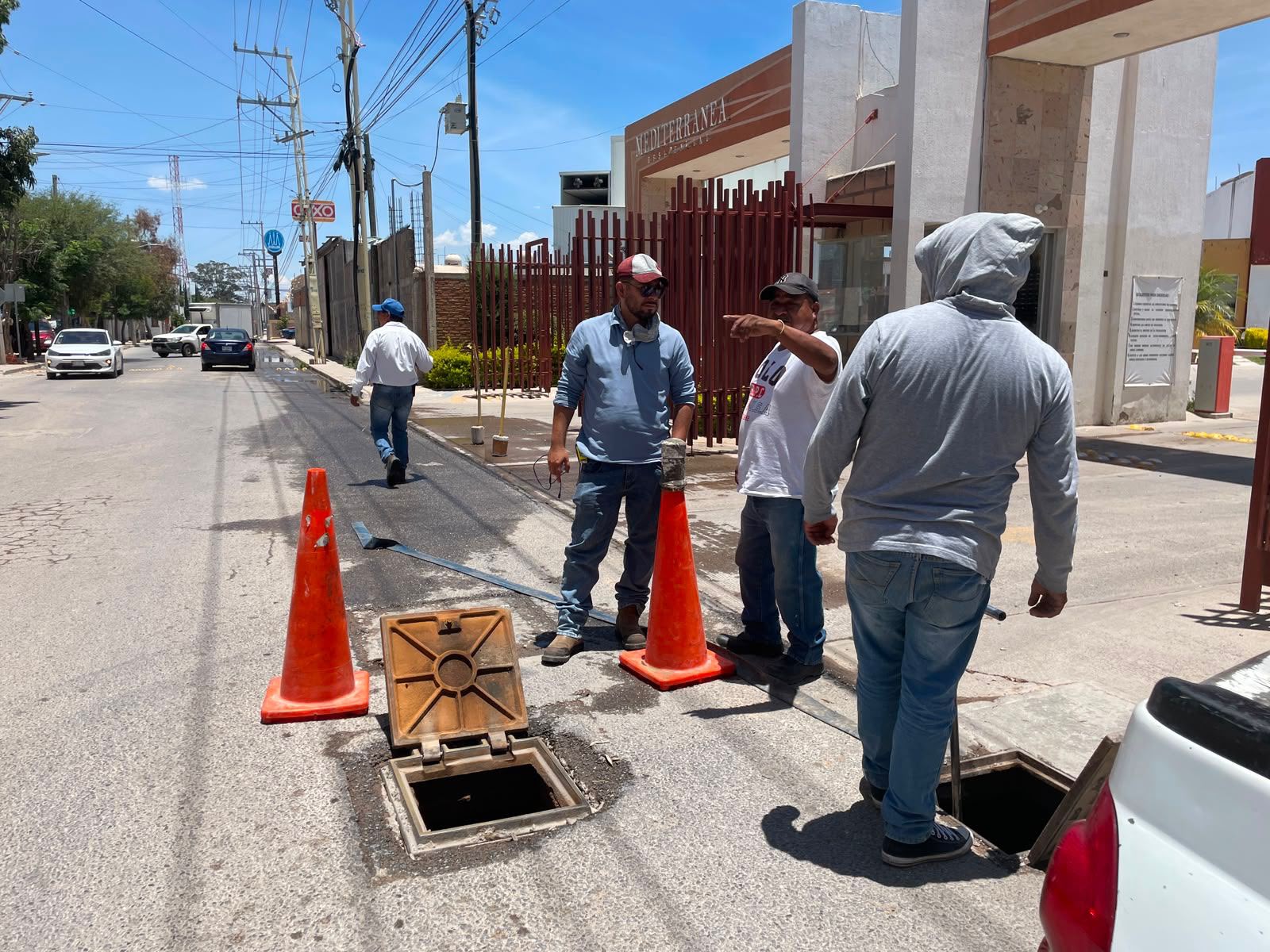 Retira Interapas 80 kilos de basura de drenaje en Carranza