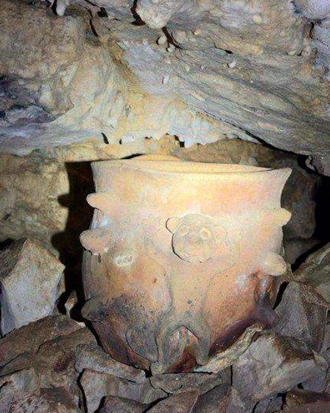 El fascinante hallazgo en Chiapas: Descubren una cueva ancestral que resguardaba 179 valiosas piezas del mundo zoque