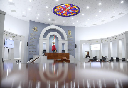 La Directiva del Congreso del Estado distribuyó el documento del Quinto Informe de Gobierno entre los veintisiete legisladores