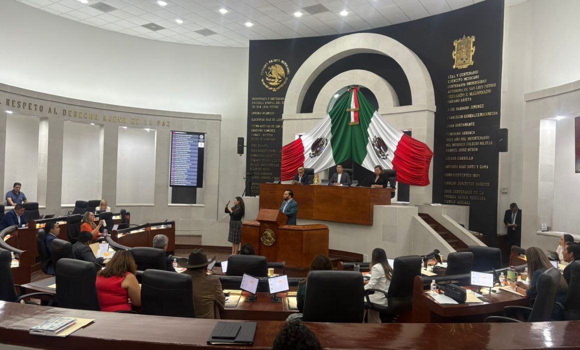 El Congreso potosino citará a diez funcionarios estatales en octubre para revisar el Quinto Informe de Gobierno