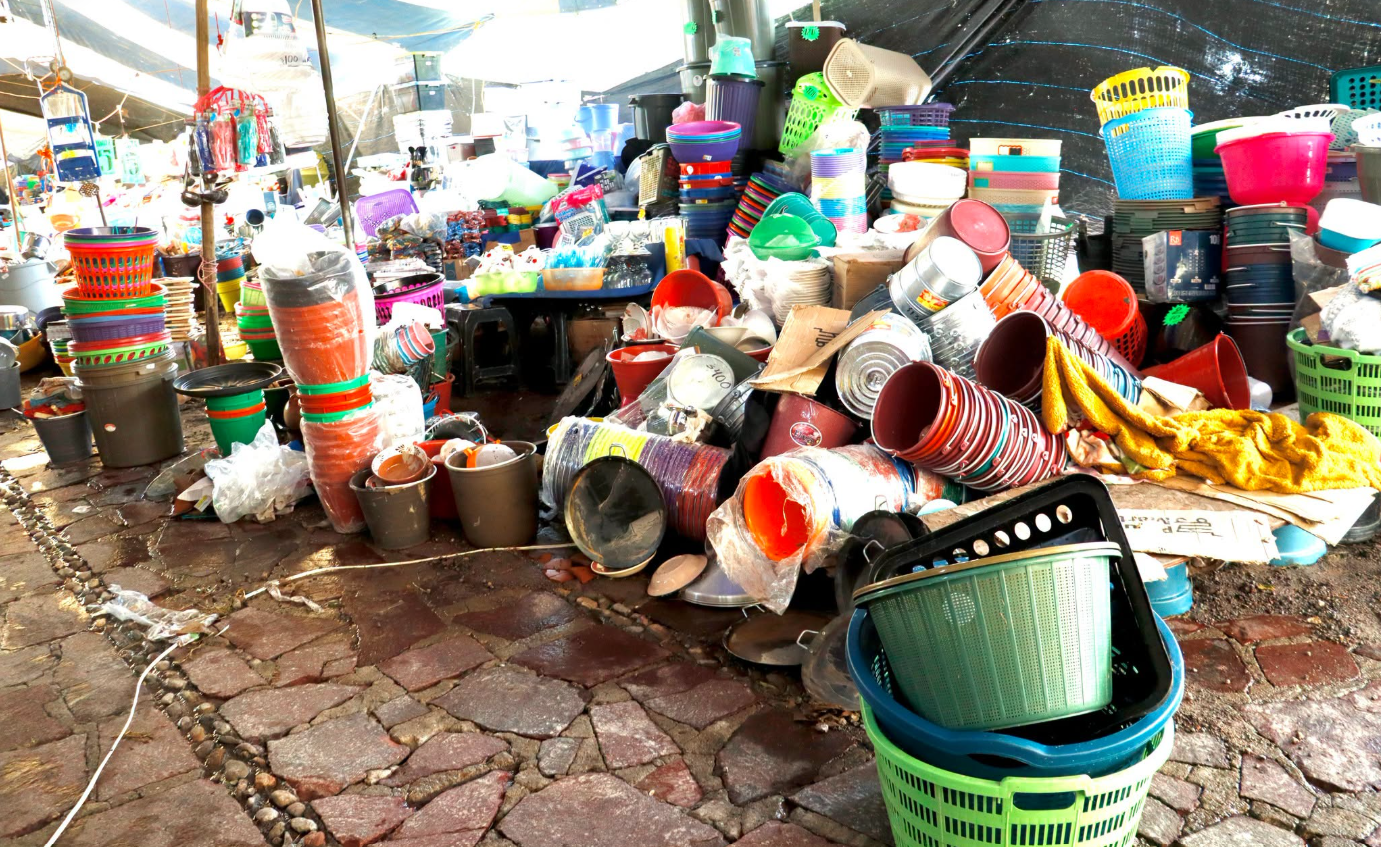 Habitantes de Mexquitic se unen para respaldar a comerciantes afectados por la tromba