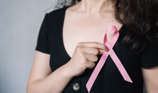 Donan prótesis a sobrevivientes de cáncer de mama en San Luis Potosí