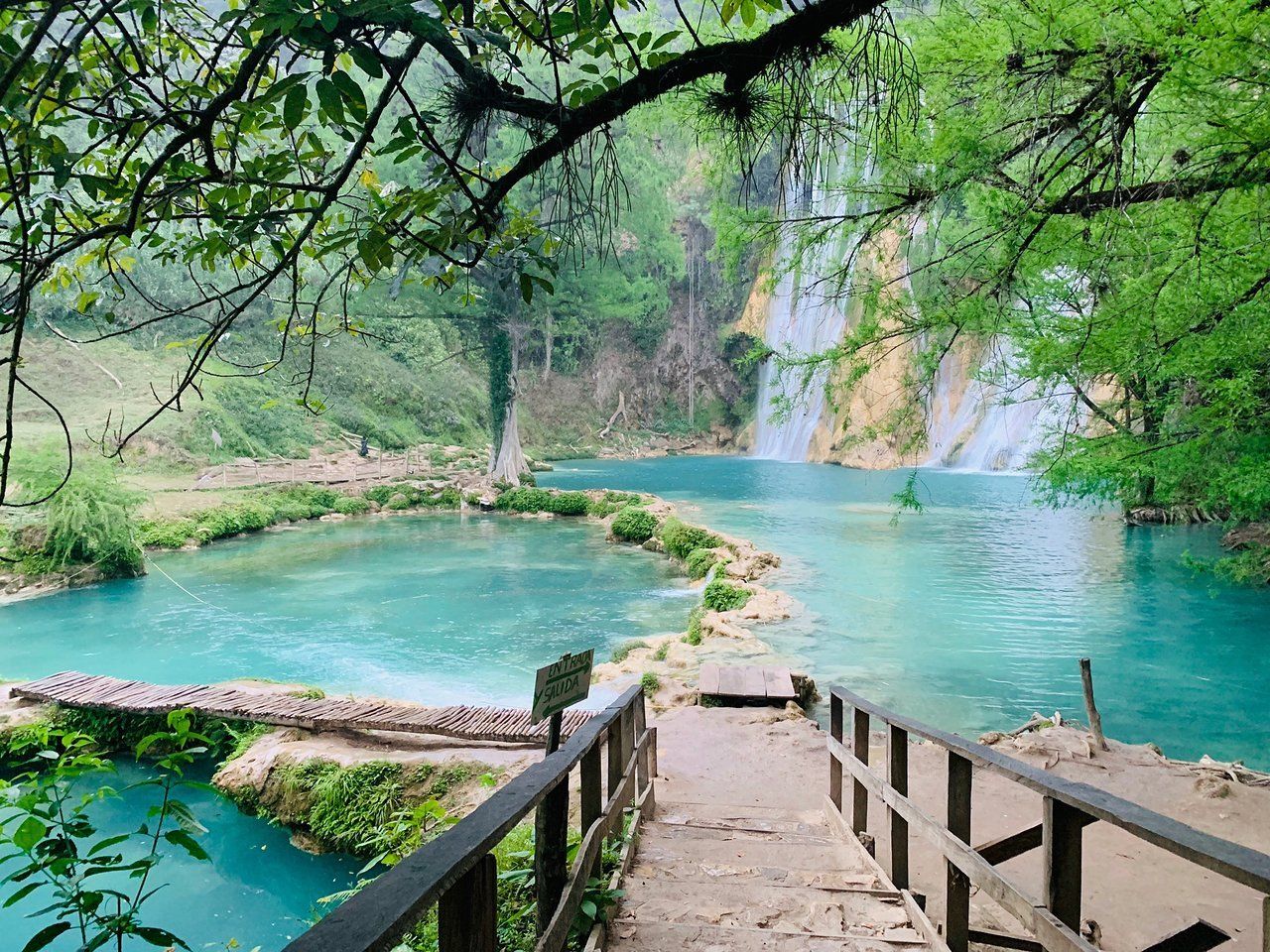 Denuncian cobros excesivos en parajes turísticos de la Huasteca