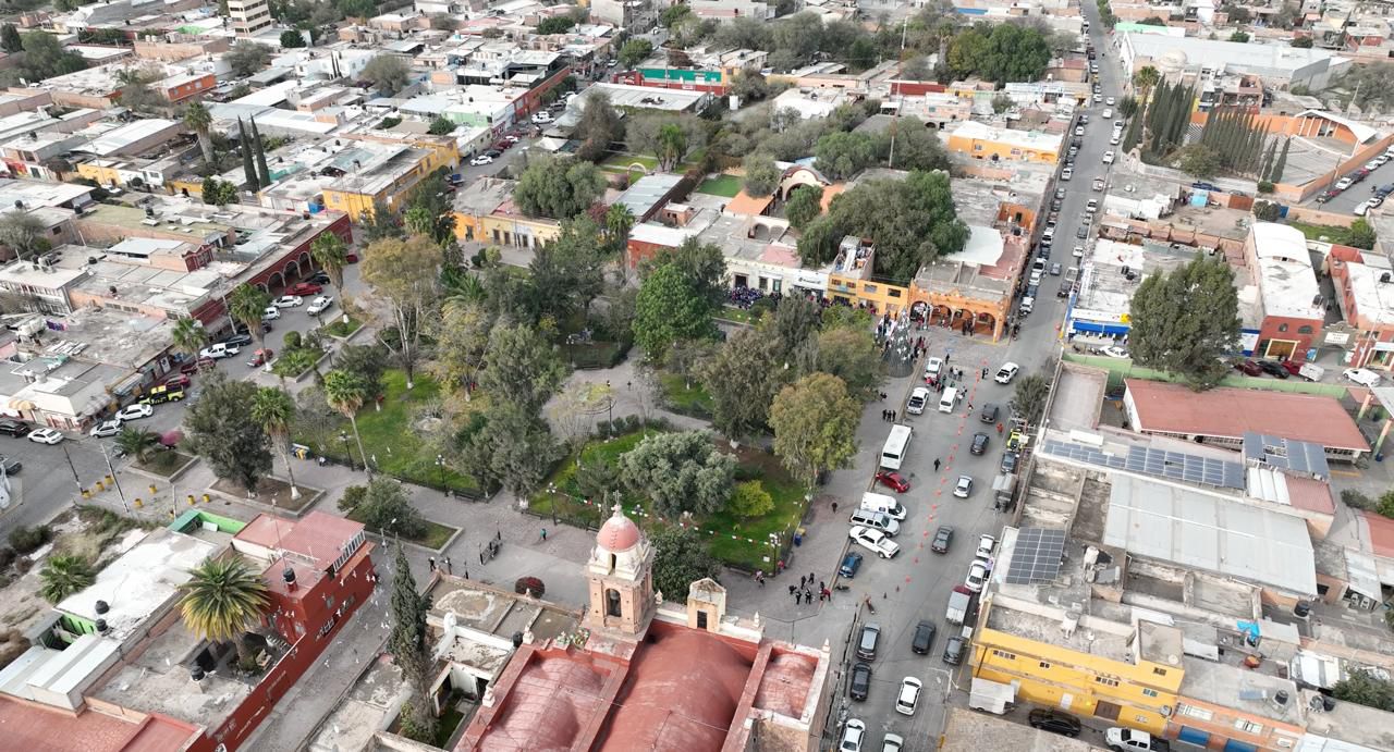 Refuerzan mantenimiento de parques en Villa de Pozos