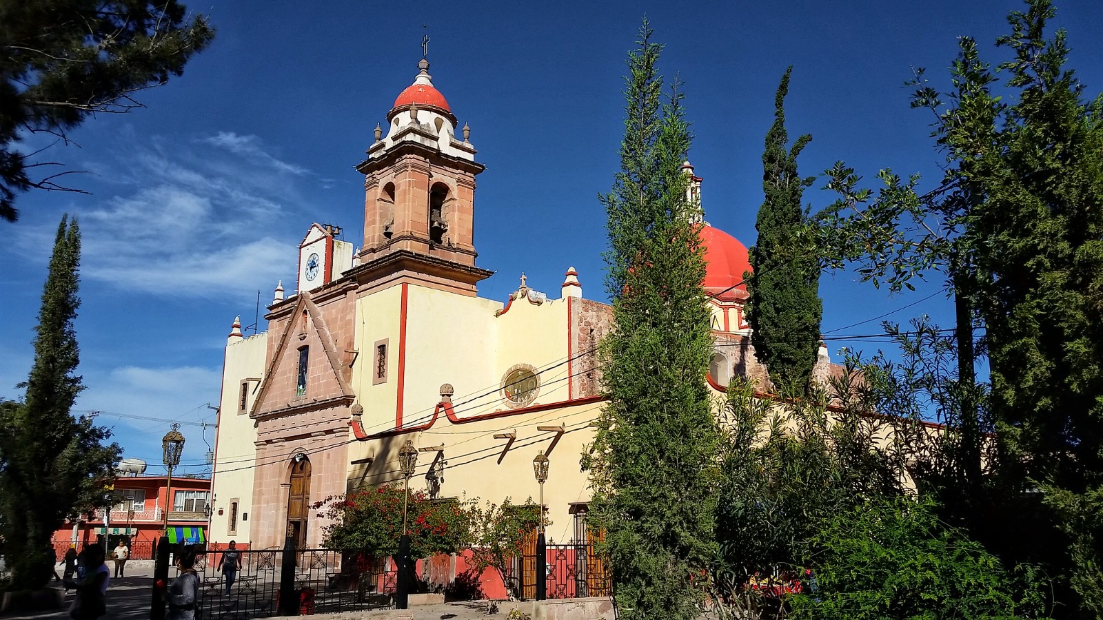 Refuerzan vigilancia en comercios de Villa de Pozos ante irregularidades en licencias