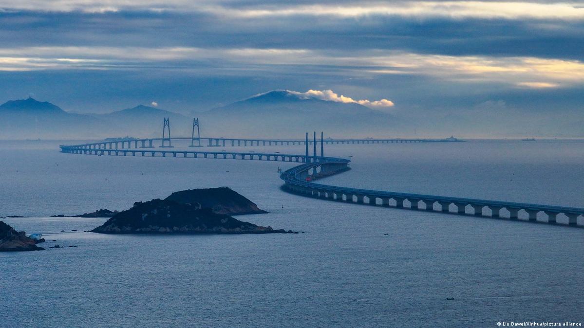 Un día como hoy, 23 de octubre, se inauguró el puente Hong Kong-Zhuhai-Macao en China