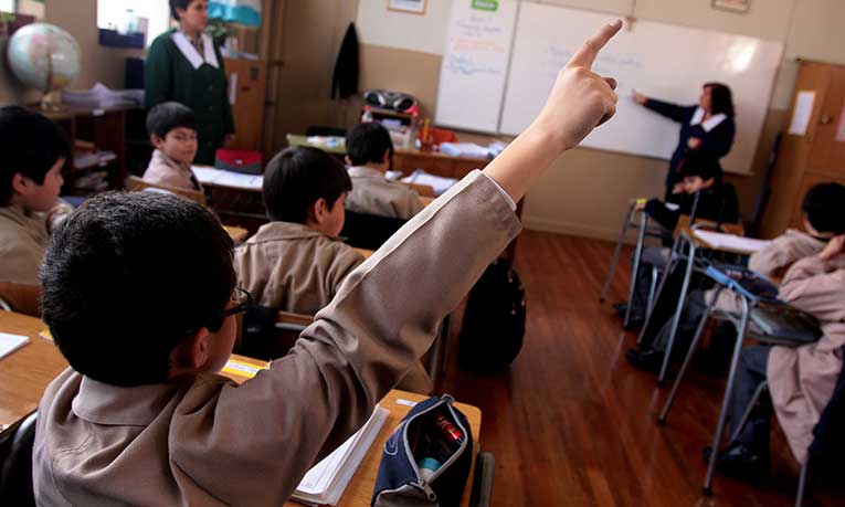 Sobrecarga en las aulas potosinas: docentes llegan a atender grupos de hasta 50 estudiantes