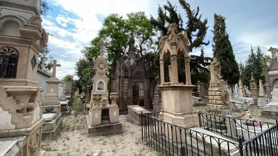 Familias podrán visitar a sus difuntos durante dos días continuos en El Saucito