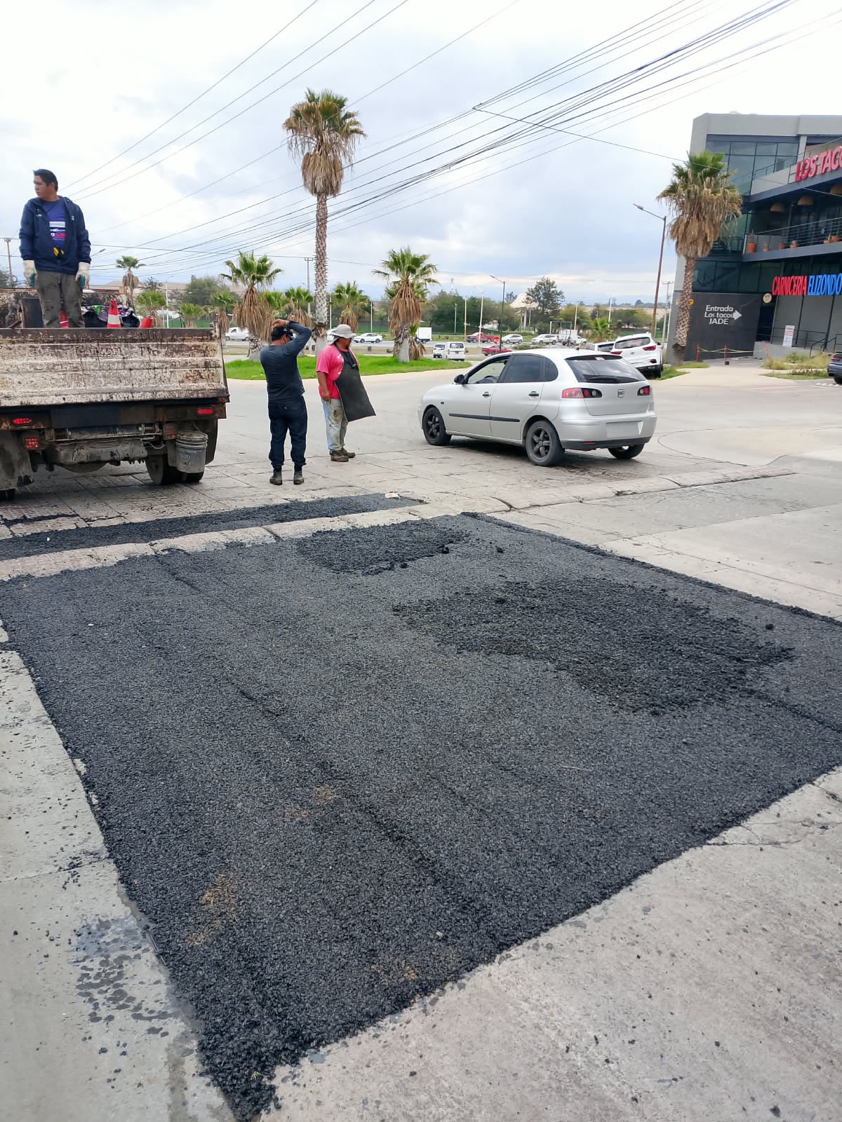 Gobierno Municipal intensifica bacheo y reparación de fugas en Villa Magna