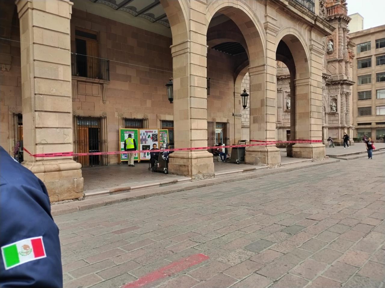 Gobierno de la Capital realiza trabajos preventivos en la parte exterior del Palacio Municipal