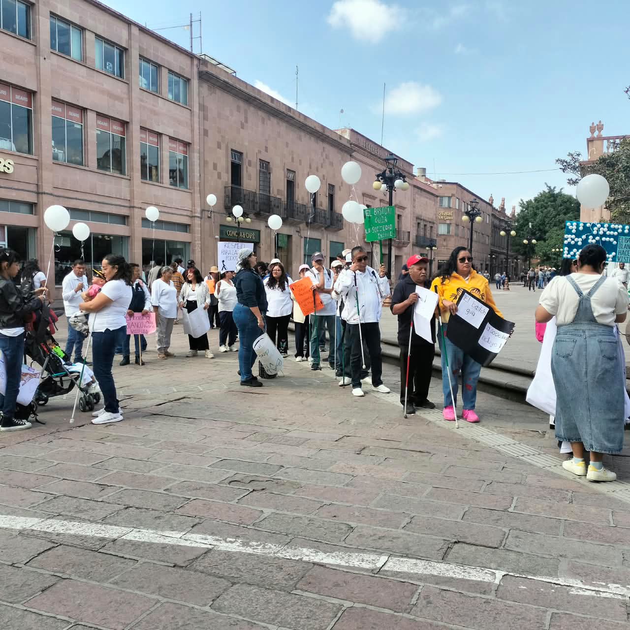DIF Municipal impulsa la inclusión y autonomía de las personas con discapacidad visual en el Día Internacional del Bastón Blanco