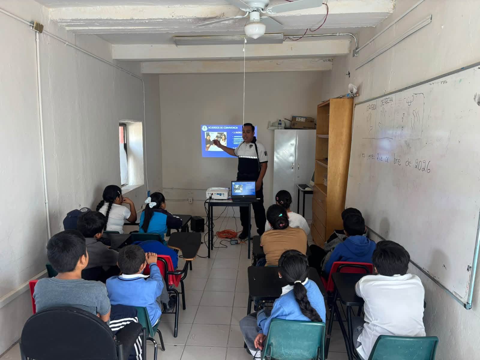 Gobierno de la Capital coordina esfuerzos para prevenir violencia y adicciones en escuelas