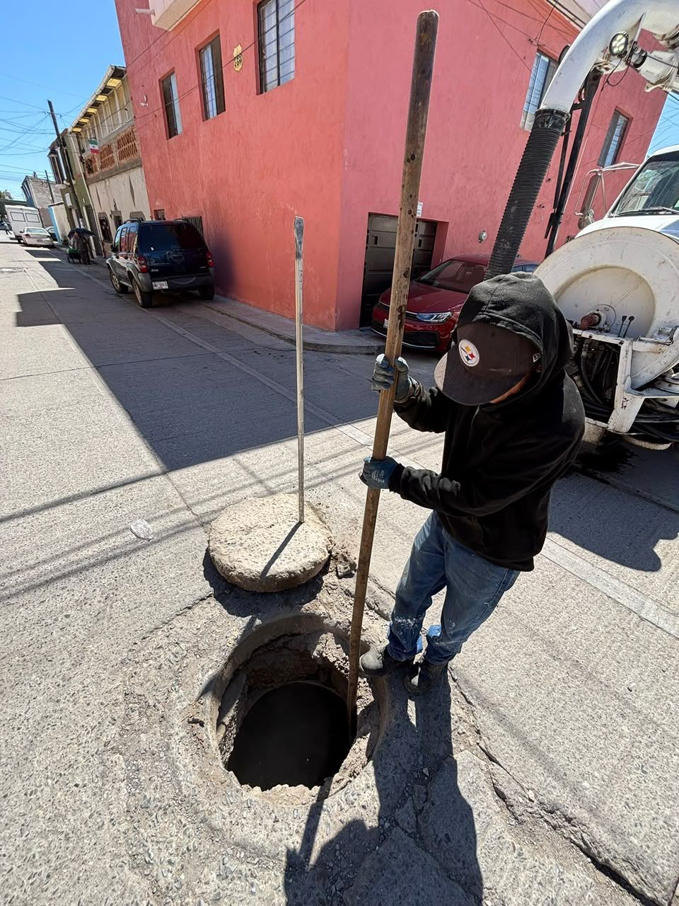 En una semana, Interapas atiende 51 fugas de drenaje