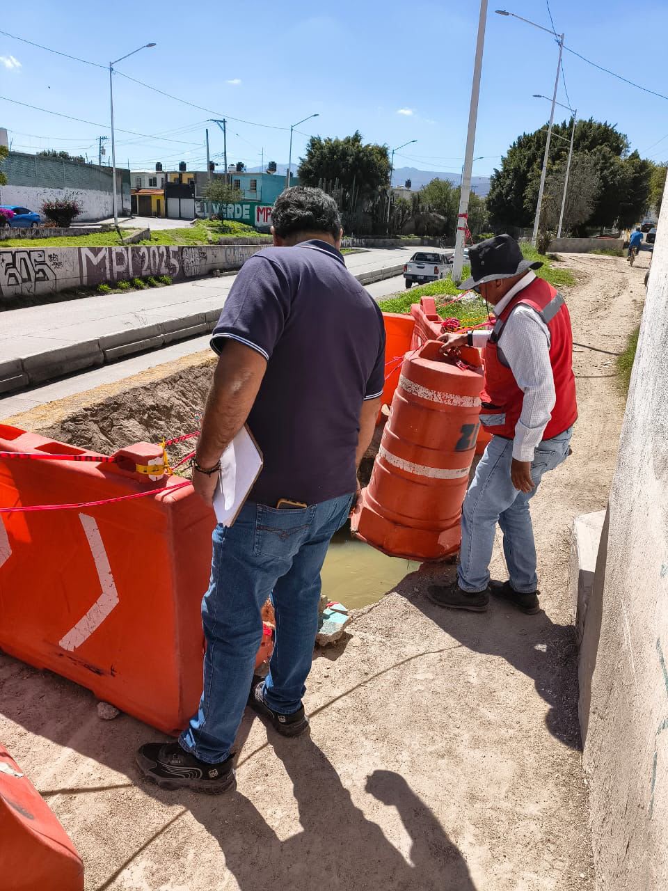Interapas da seguimiento a reporte ciudadano en La Lonja